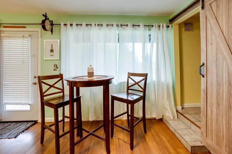 Soothing Studio w/ Lush Views: 2 Mi to Beach!