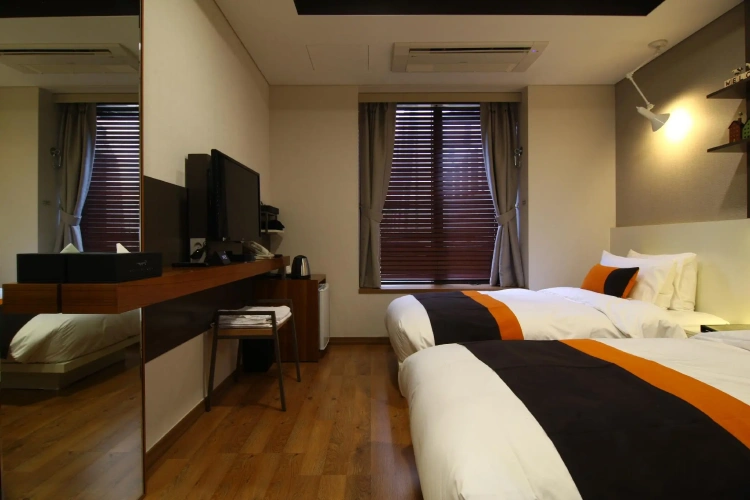 Standard Twin room