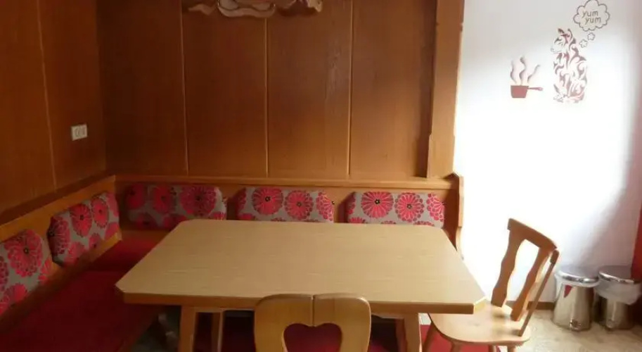 ALP king Hostel