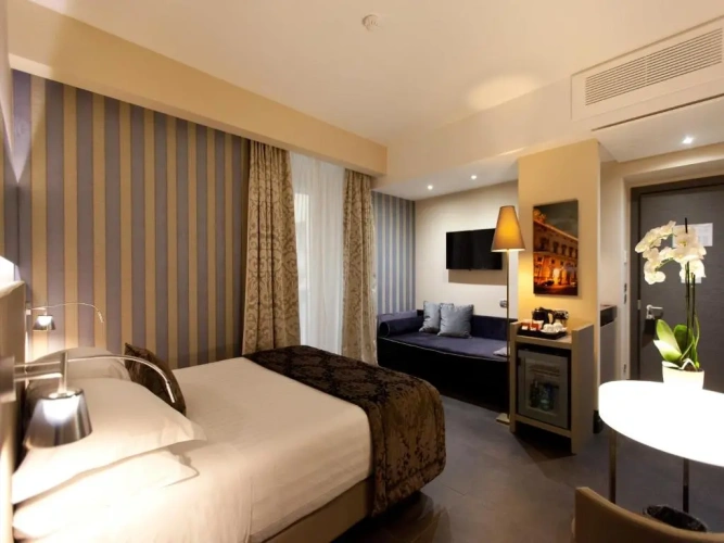 Standard Triple room