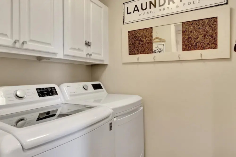 Pool & Dock Access: Lakefront Hot Springs Condo!