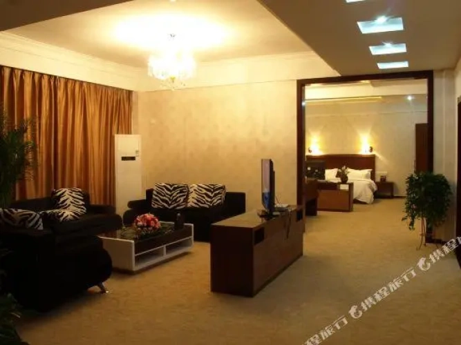 Quadruple Family Suite