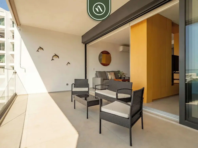 Oceanview 1 BR Condo - Private Beach - Pools