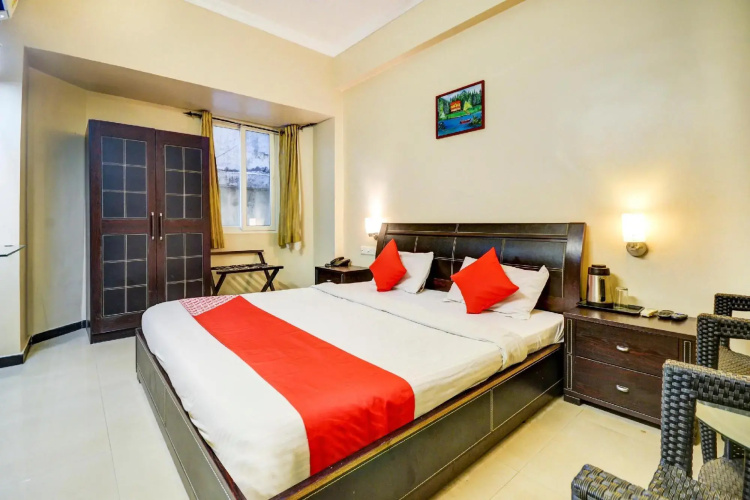 Hotel Vishnu Priya