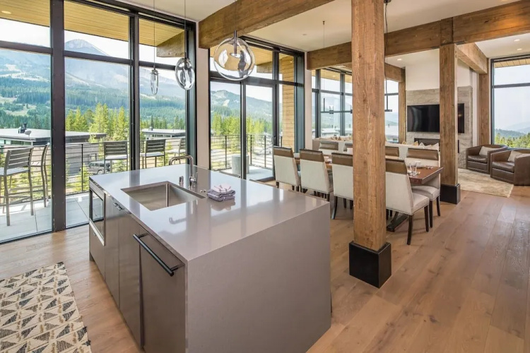 202 Lakelodge 4 Bedroom Condo