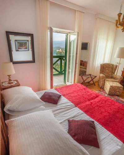 Comfort Double room with balcony and with lake view