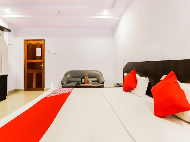 Oyo 47562 Amullya Residence