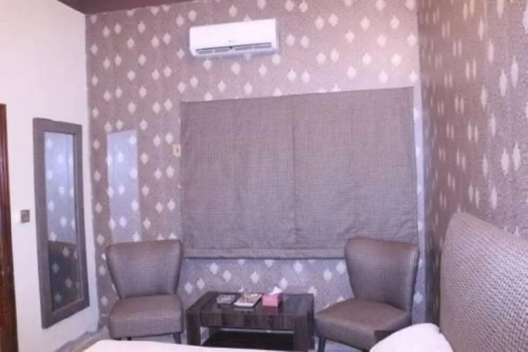 Hotel Four Season Inn
