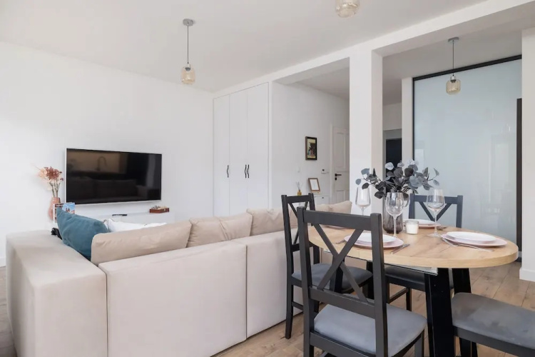 Apartment for 4 in Kraków by Renters
