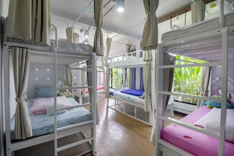 OYO 705 Hostel@seatzstation