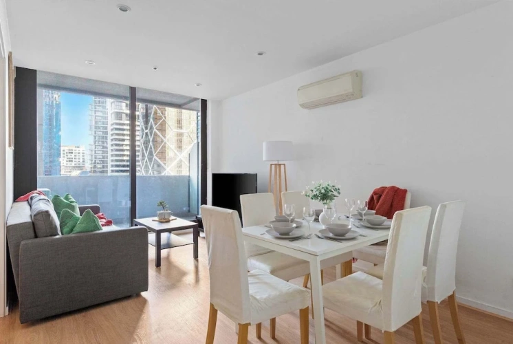 2 Bedrooms Apartment