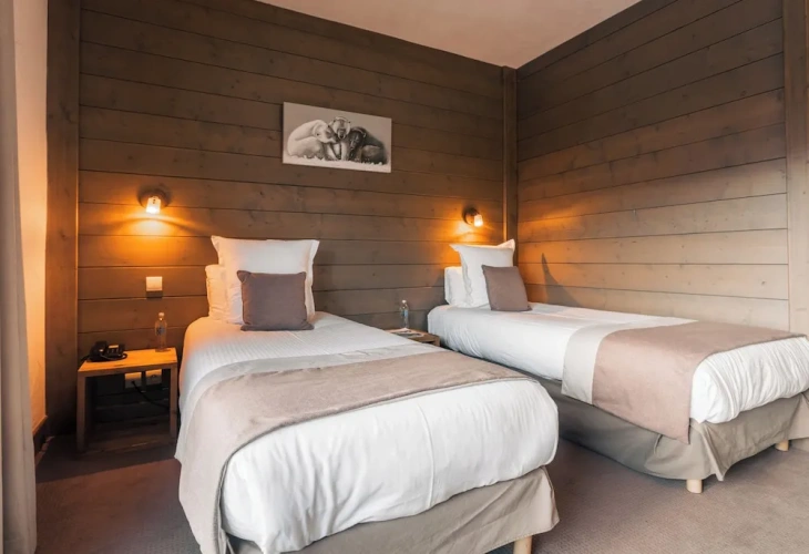 Superior room with balcony and with mountain view