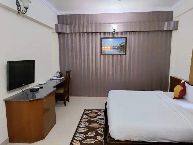 Hotel Voyagers 99