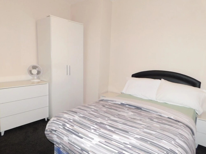 Deluxe City Apartment