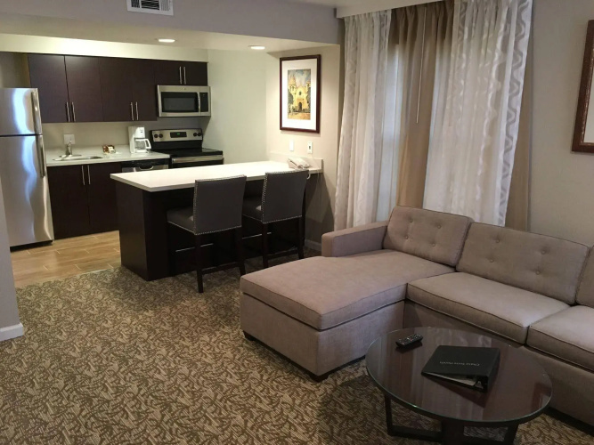 Chase Suite Hotel Newark-Fremont