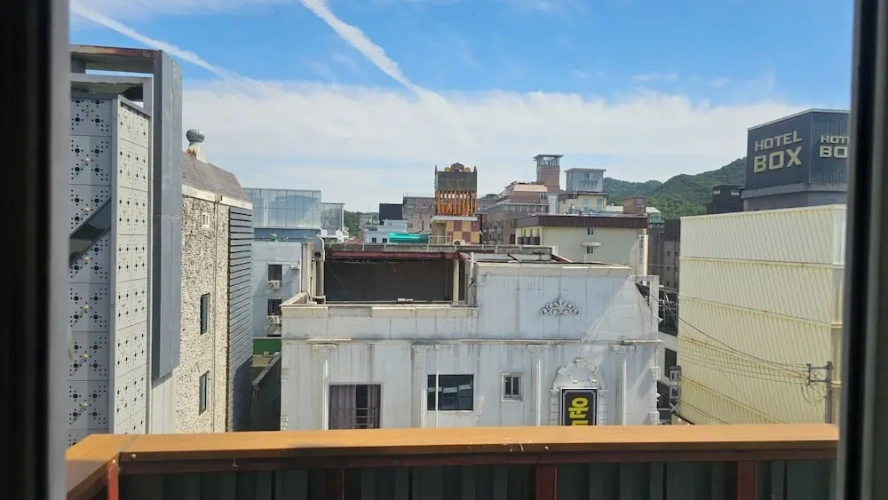1 Bedroom Premium Suite with city view