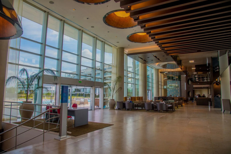 Hilton Pilar