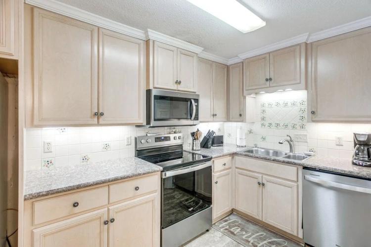 2 Bedrooms Apartment