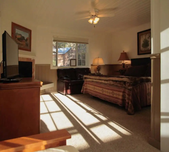 Silver Pines Lodge