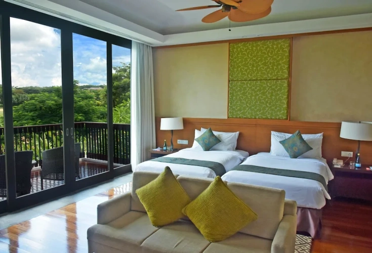 2 Bedrooms Luxury Villa with golf view