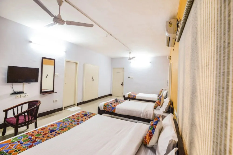 FabHotel T Nagar Chennai Stay