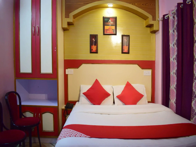 OYO Rooms Mall Road View