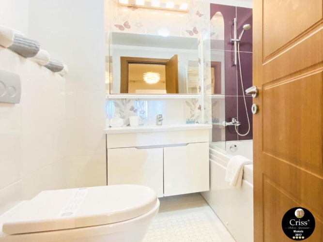 2 Bedrooms Deluxe Apartment