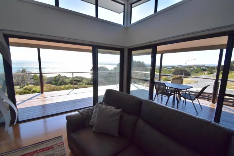 3 Bedrooms Cottage