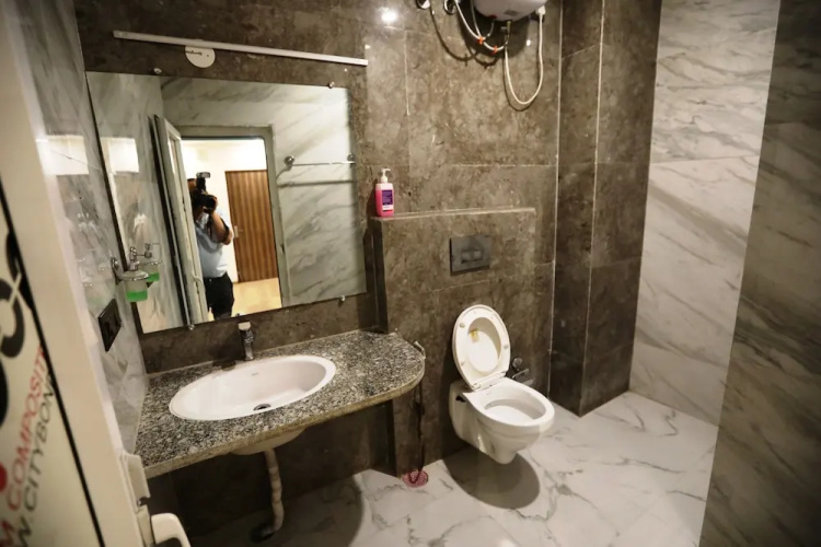 Hotel Noida Grand