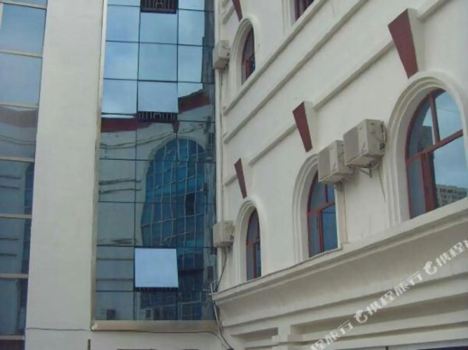 Guiding Hongtu Business Hotel