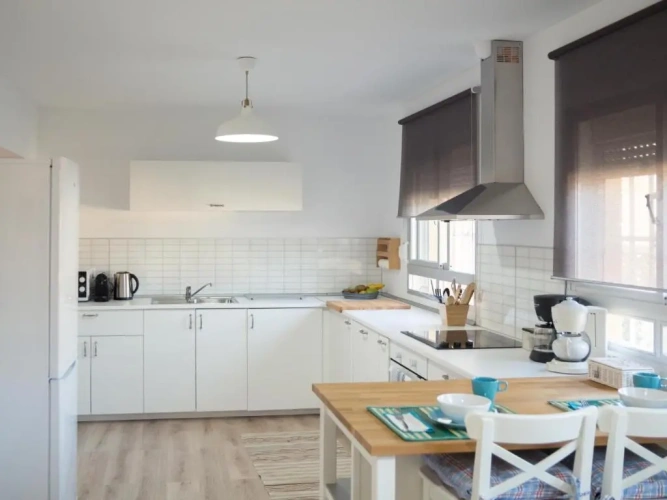 4 Bedrooms Cottage