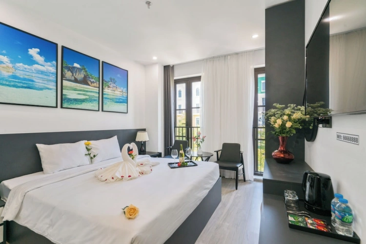 Deluxe Double room with city view
