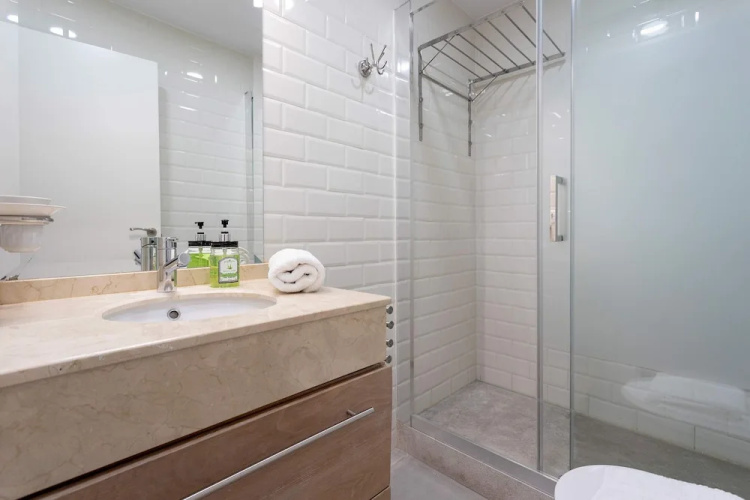 Bright Apartment in Granada Varela