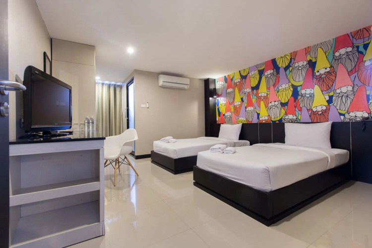 Pentahug Hotel