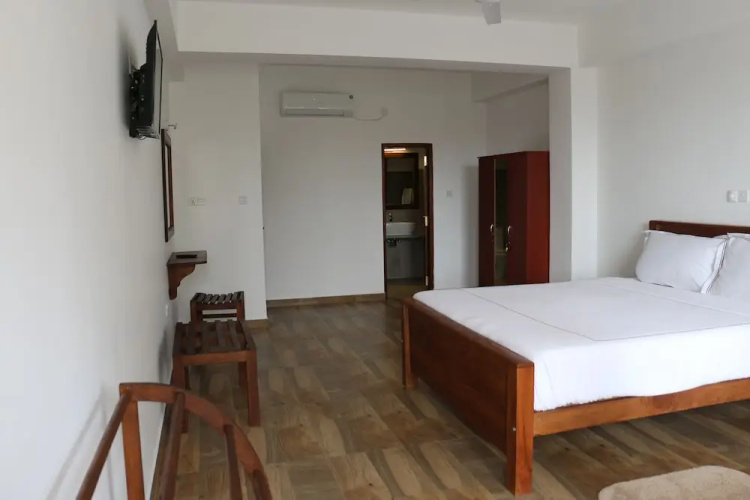 Chaaya inn Hotel