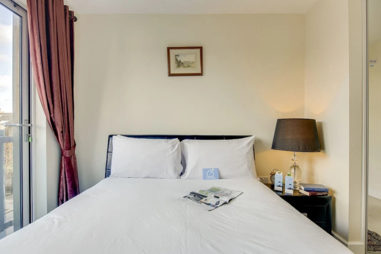 Modern Glenthorne Road Apartment
