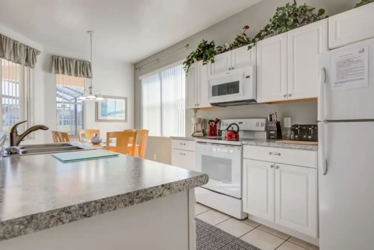 4 Bedrooms Cottage