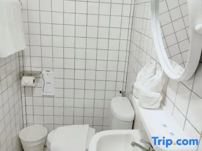 Tukteaw Hostel