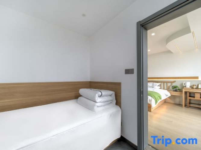 Deluxe Twin room with balcony
