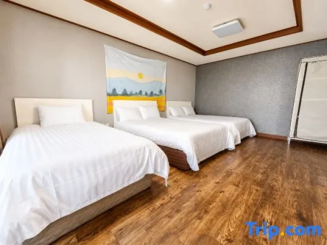 Quintuple Family Suite