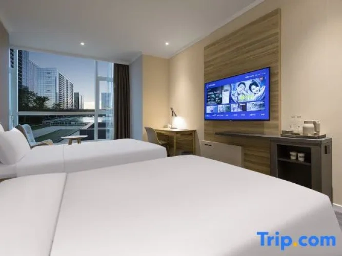 Standard Twin room with view