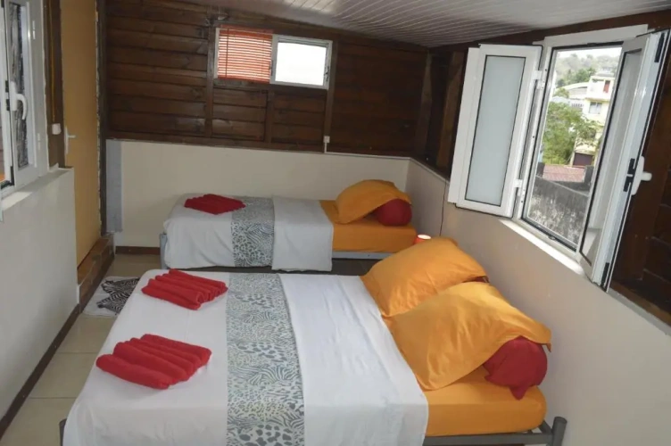 Standard Triple room