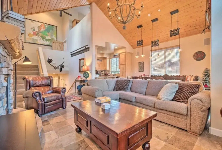 3 Bedrooms Apartment