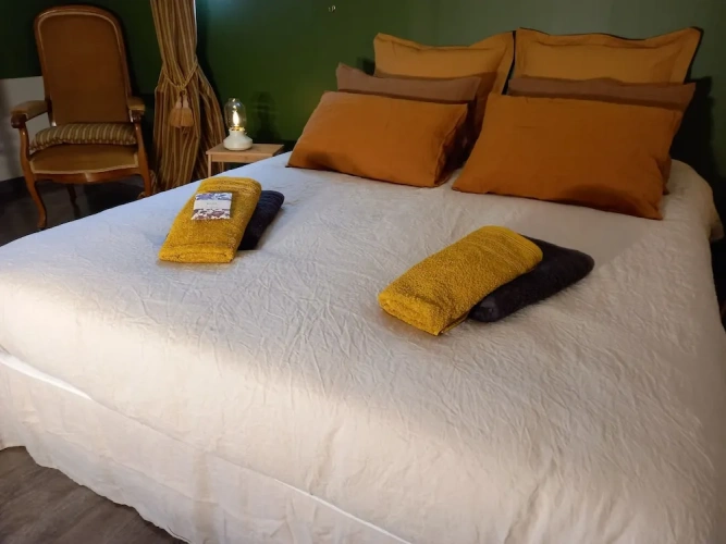 3 Bedrooms Comfort Cottage with garden view