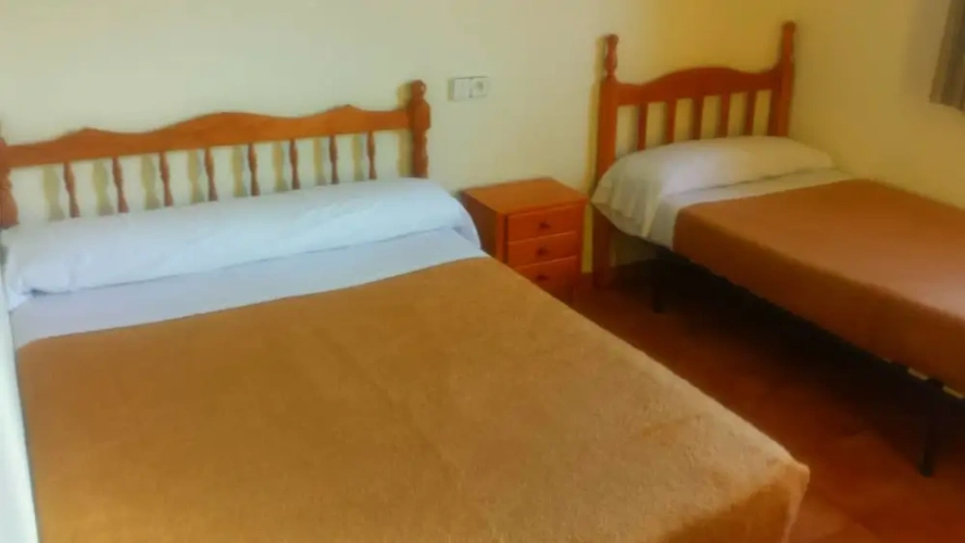 Standard Triple room