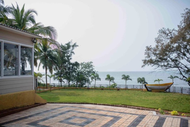Valukeshwar beach house