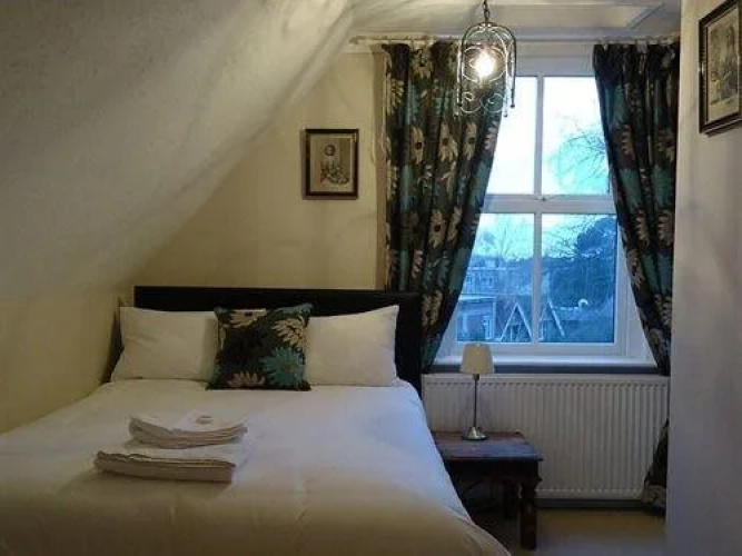 Alfred's Lodge - B&B