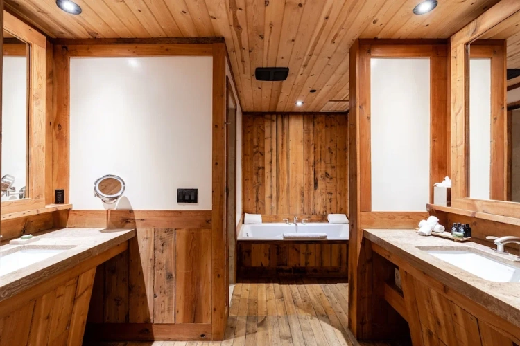 Deluxe Double Suite