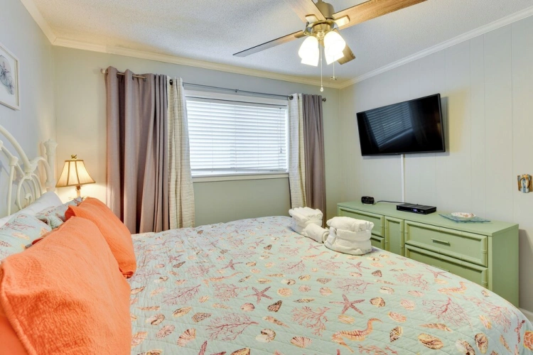 2 Bedrooms Apartment