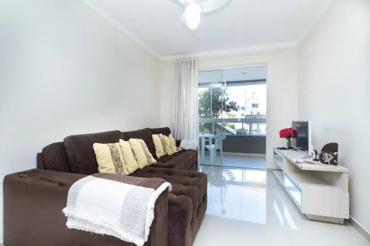 Apartamento 3 Dormitorios Em Bombas